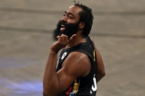 山东泰山训练开放日，窗口期迎来里程碑引欢呼，全明星赛在即，轮换策略成焦点的简单介绍